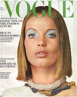 Vintage Vogue magazine covers - wah4mi0ae4yauslife.com - Vintage Vogue July 1965 - Veruschka.jpg